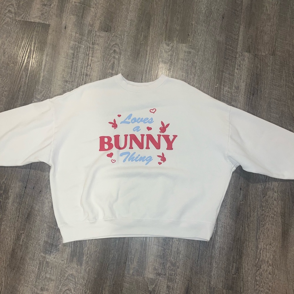 PLAYBOY sweatshirt loves a bunny thing size S